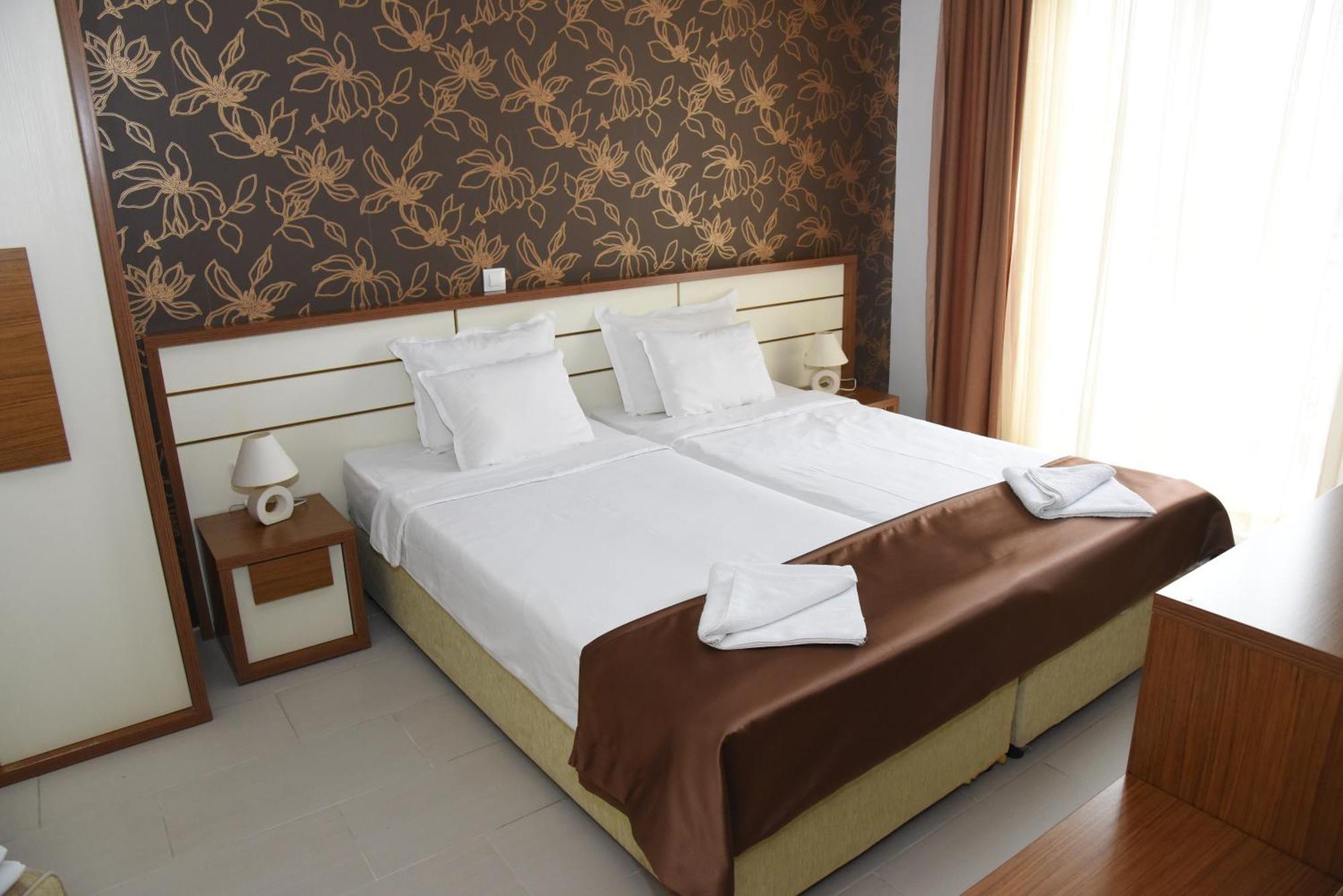 Hotel Paradise Garden Черноморець Екстер'єр фото